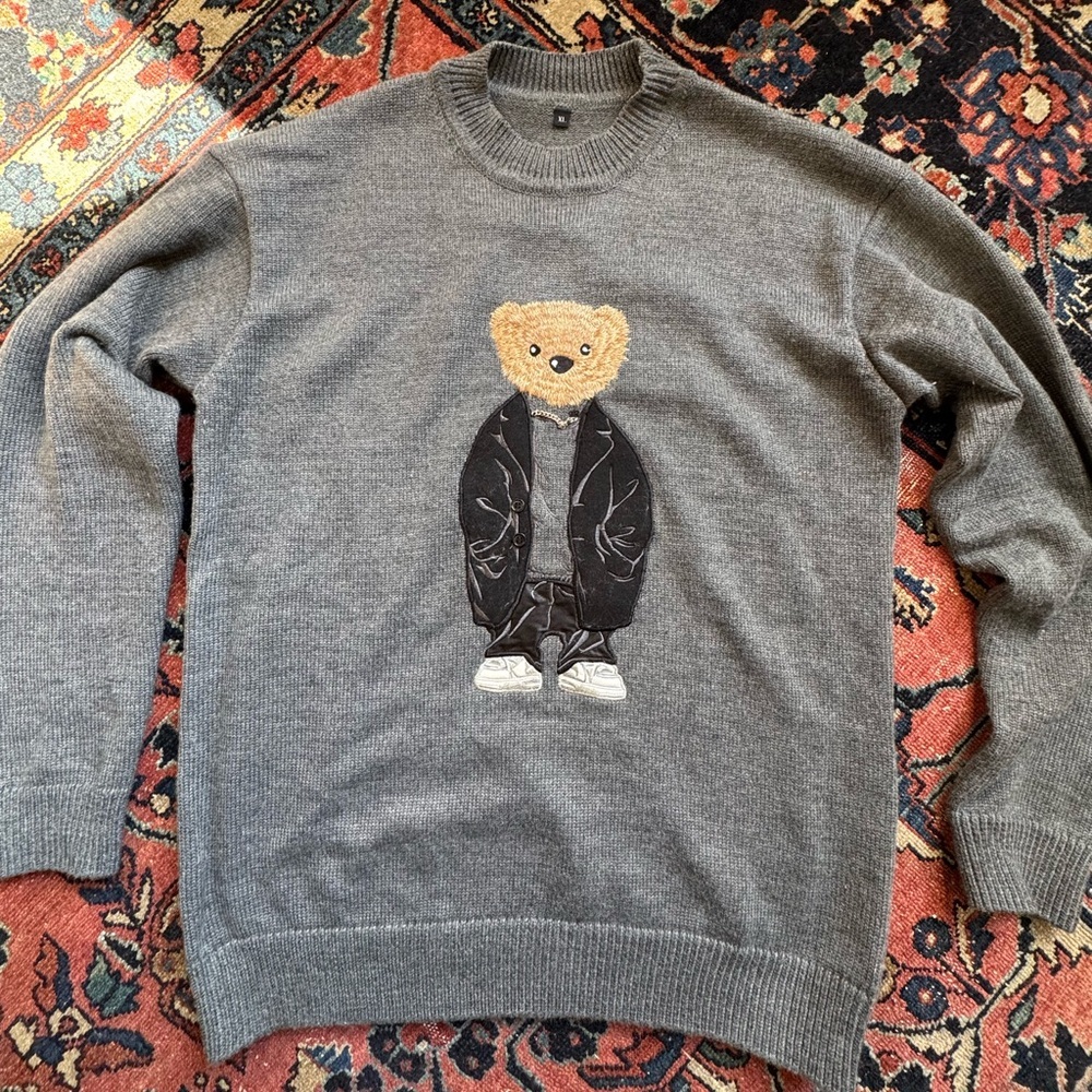 Men’s Gray Sweater With Cute Bear and Silver Chain Irregular SZ